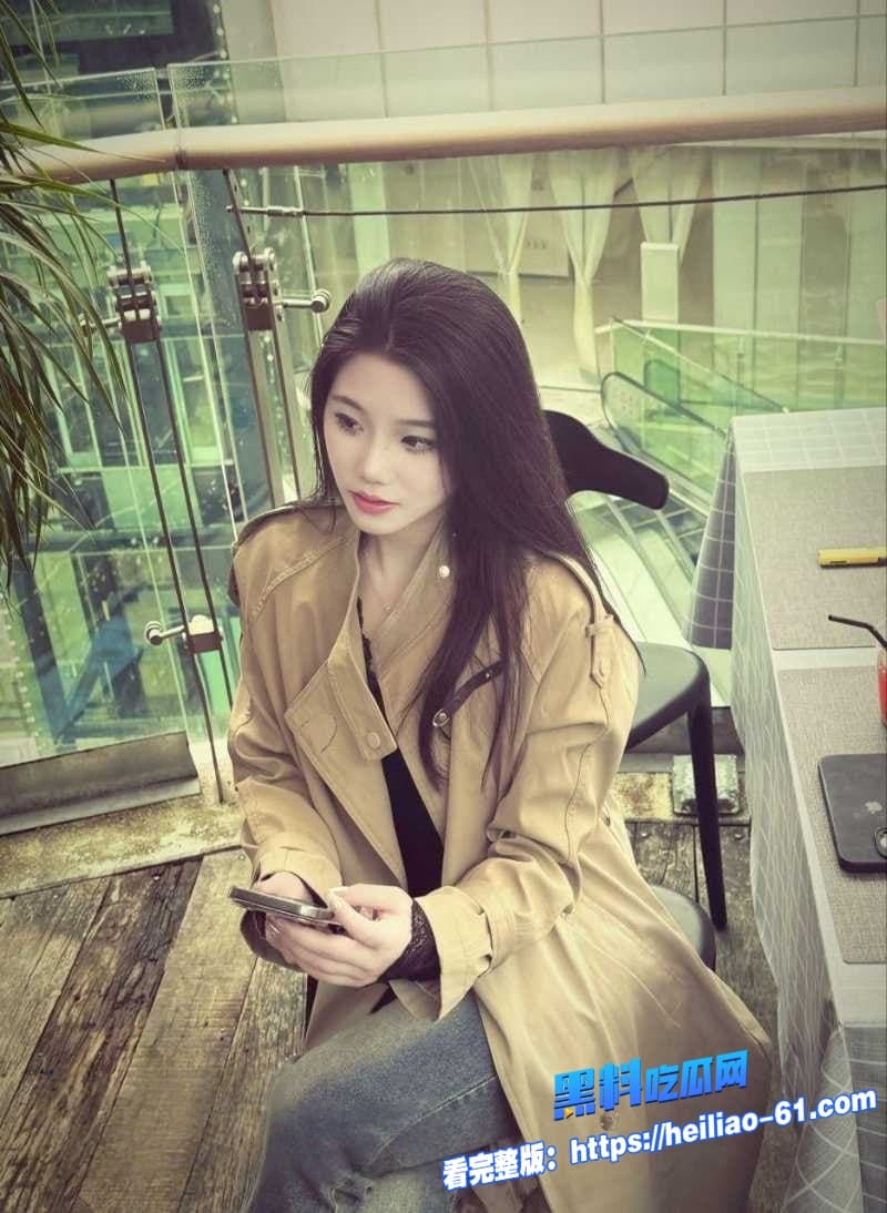 瓜友投稿重庆气质美女杨婉淇约炮视频流出露脸狂舔巨屌身穿开裆黑丝被疯狂抽插这反差试问哪个男人顶得住1