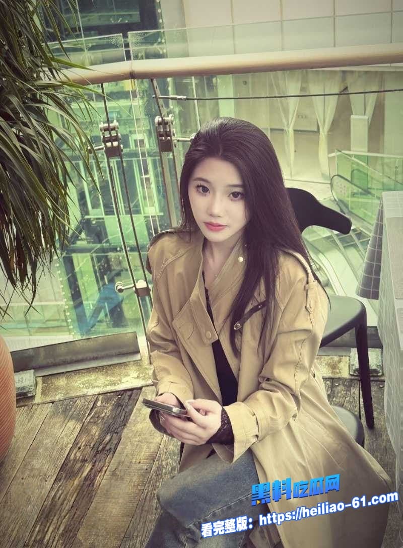 瓜友投稿重庆气质美女杨婉淇约炮视频流出露脸狂舔巨屌身穿开裆黑丝被疯狂抽插这反差试问哪个男人顶得住3