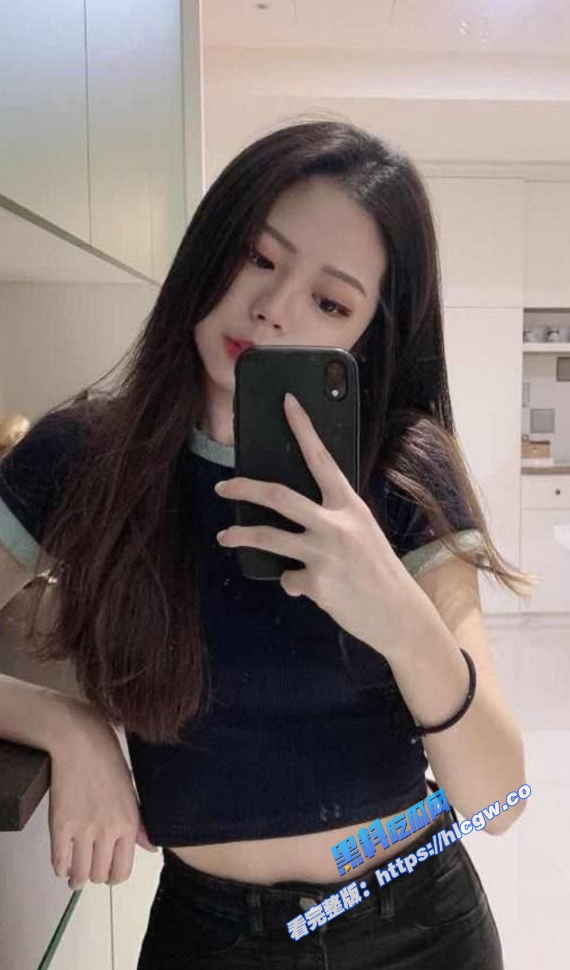 极品身材美女大尺度私拍 口交做爱视频泄密，性瘾极强，看见主人的大鸡巴两眼放光，全裸自拍骚的不要不要的图