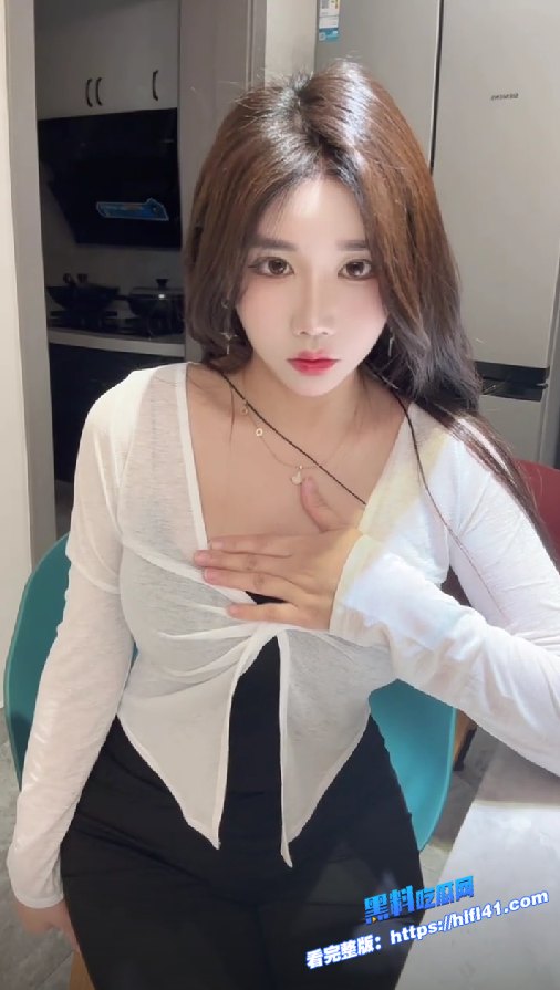 抖音高颜值极品美女宝児脸穴同框大尺度图视流出丝袜热舞蜜桃臀性感十足 3 抖音高颜值极品美女宝児脸穴同框大尺度图视流出丝袜热舞蜜桃臀性感十足 3