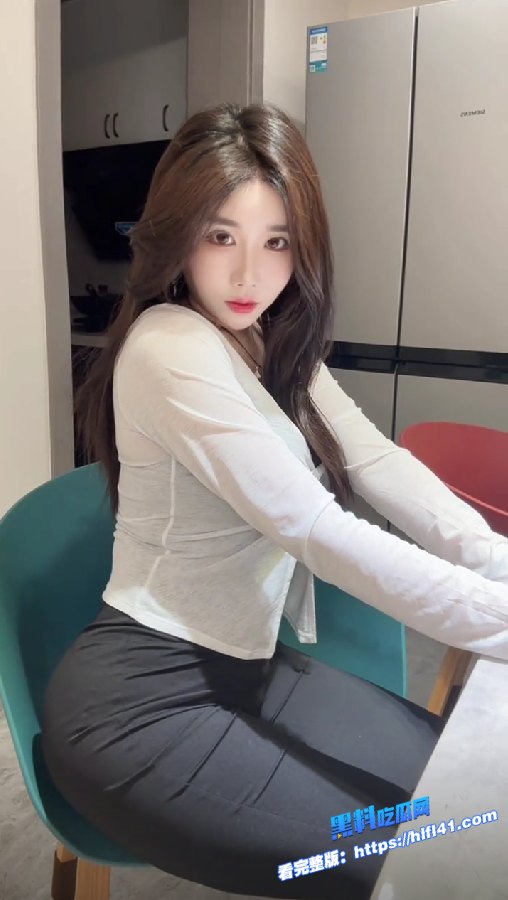 抖音高颜值极品美女宝児脸穴同框大尺度图视流出丝袜热舞蜜桃臀性感十足 4 抖音高颜值极品美女宝児脸穴同框大尺度图视流出丝袜热舞蜜桃臀性感十足 4