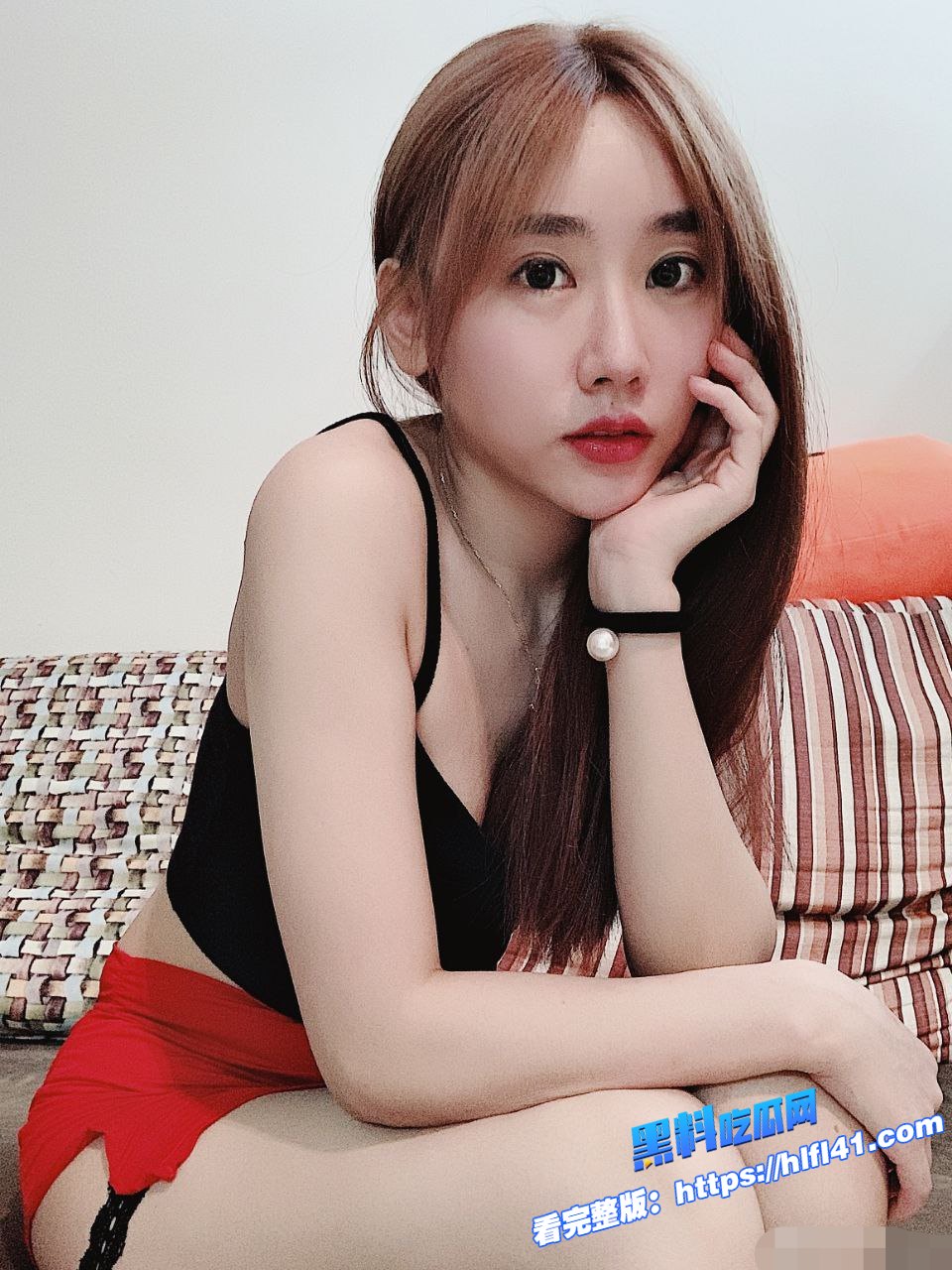 抖音高颜值极品美女宝児脸穴同框大尺度图视流出丝袜热舞蜜桃臀性感十足 1 抖音高颜值极品美女宝児脸穴同框大尺度图视流出丝袜热舞蜜桃臀性感十足 1