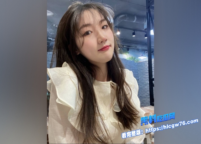 山东清纯女大叛逆期到了约炮视频泄露事件跟同城单男开房做爱肥臀女上位疯狂榨精最后被颜射一脸4 山东清纯女大叛逆期到了约炮视频泄露事件跟同城单男开房做爱肥臀女上位疯狂榨精最后被颜射一脸4