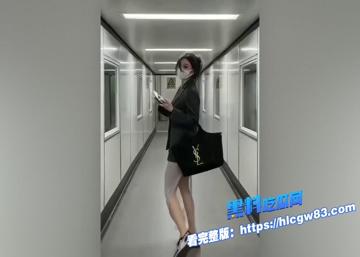 高端外围女神 甜美温柔御姐范十足 露脸舔屌后入骑乘猛操 舔穴淫荡尤物 翘臀诱人2