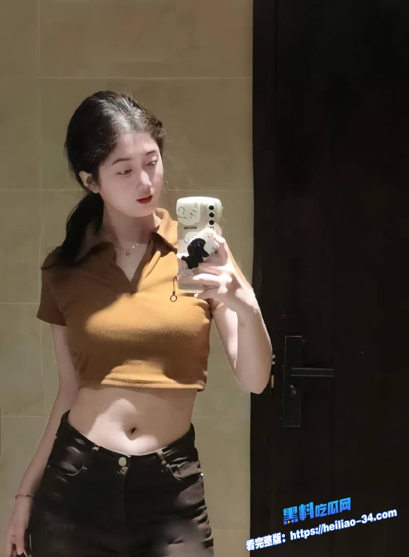 兄妹乱伦亲哥酒店双飞诱操妹妹和闺蜜两个美少女轮流操全程娇喘不断 12