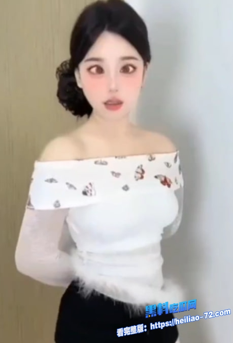 弹力混剪福利姬萝莉御姐网红轮流深喉瓦学弟被二次元颜值女神围着舔鸡巴3