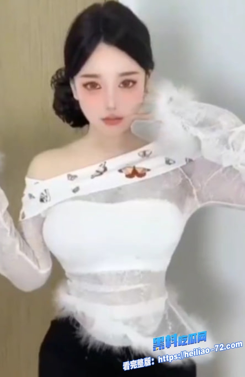 弹力混剪福利姬萝莉御姐网红轮流深喉瓦学弟被二次元颜值女神围着舔鸡巴4