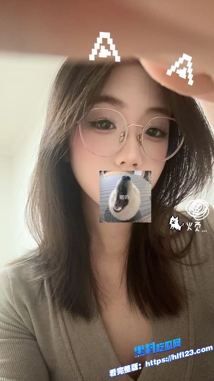 极品学生妹 接受丝袜癖学长的视频调教 只为线下能被学长肉棒满足 骚气冲天！图1