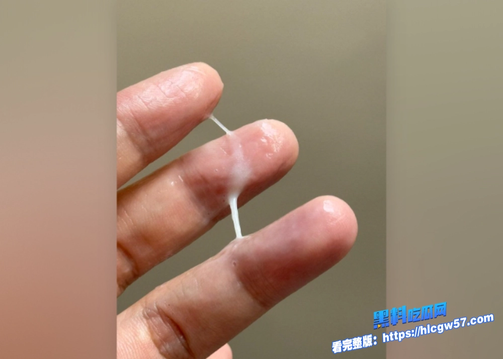 超高颜值肥美大学生天生喜欢线下约炮酒店大量自拍视频曝光小穴基本已经被玩费 19