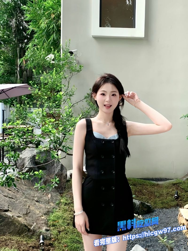 顶级炮架纯欲19岁女学生幸运兔顶级白嫩翘乳蜜桃臀大玩手铐调教 1