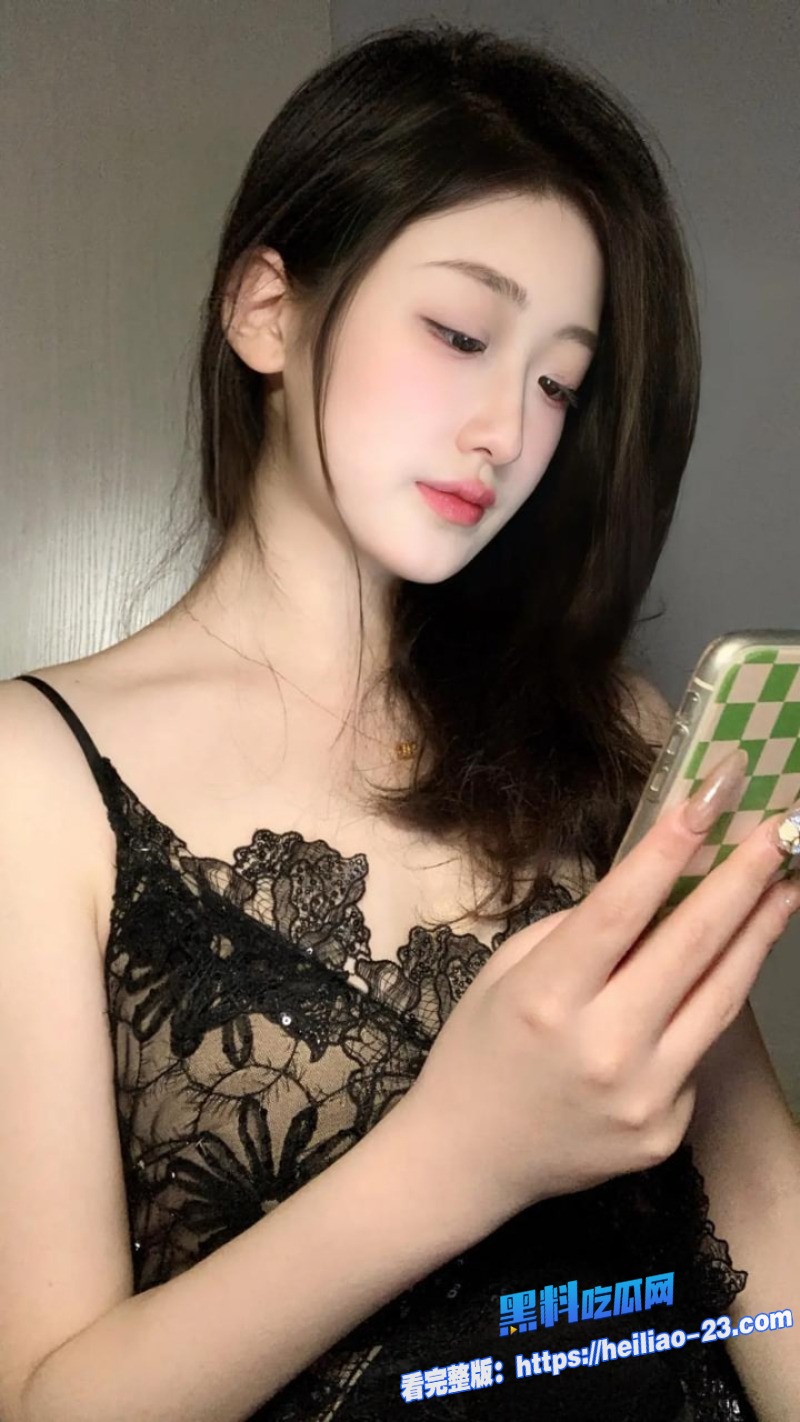 完美身材小萝莉私下与金主爸爸酒店重逢从温柔手指试探嫩处到大尺寸完全填满白虎蜜穴2