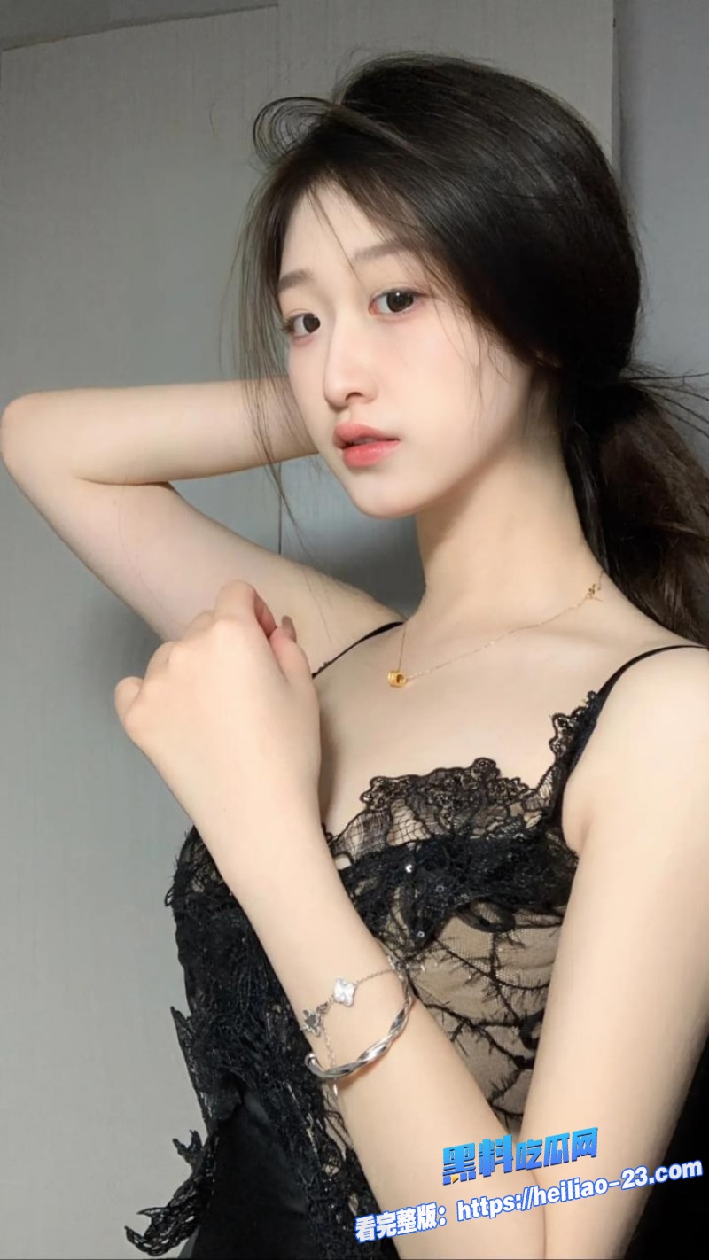 完美身材小萝莉私下与金主爸爸酒店重逢从温柔手指试探嫩处到大尺寸完全填满白虎蜜穴3