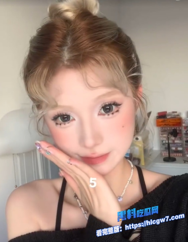 抖音小红书高颜值美妆网红小小舒激情视频疑似被男友泄露4 抖音小红书高颜值美妆网红小小舒激情视频疑似被男友泄露4