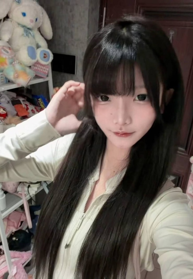 一线天粉穴双马尾推特博主1