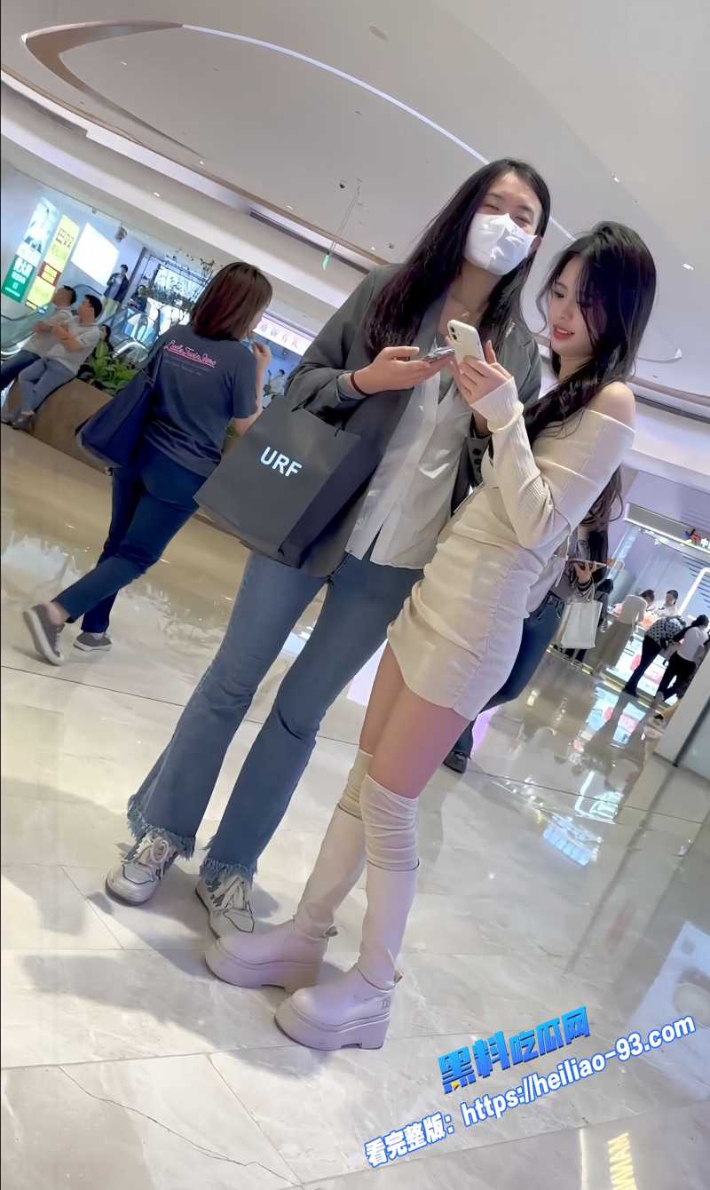 偷拍大神KFC商场抄底长筒靴极品气质美女超短包臀裙白色小内内全露骚逼隐现太上头6