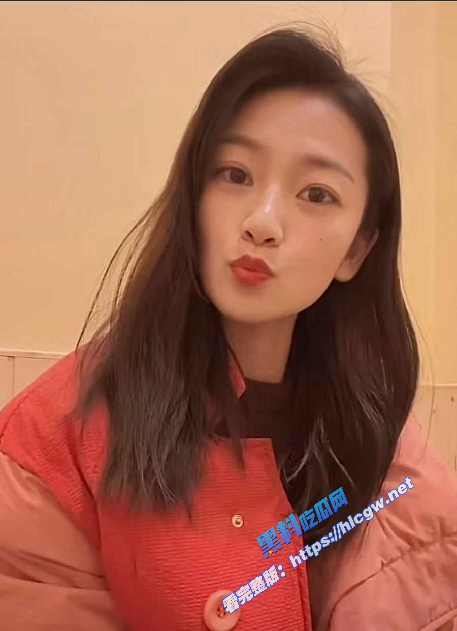在镜头前是乖巧清纯妹子3