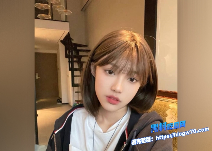 天津理工女大抖音网红齐婧煊旧苹果笔记本回收大量私密视频泄露被土豪各种滴蜡性爱调教 5