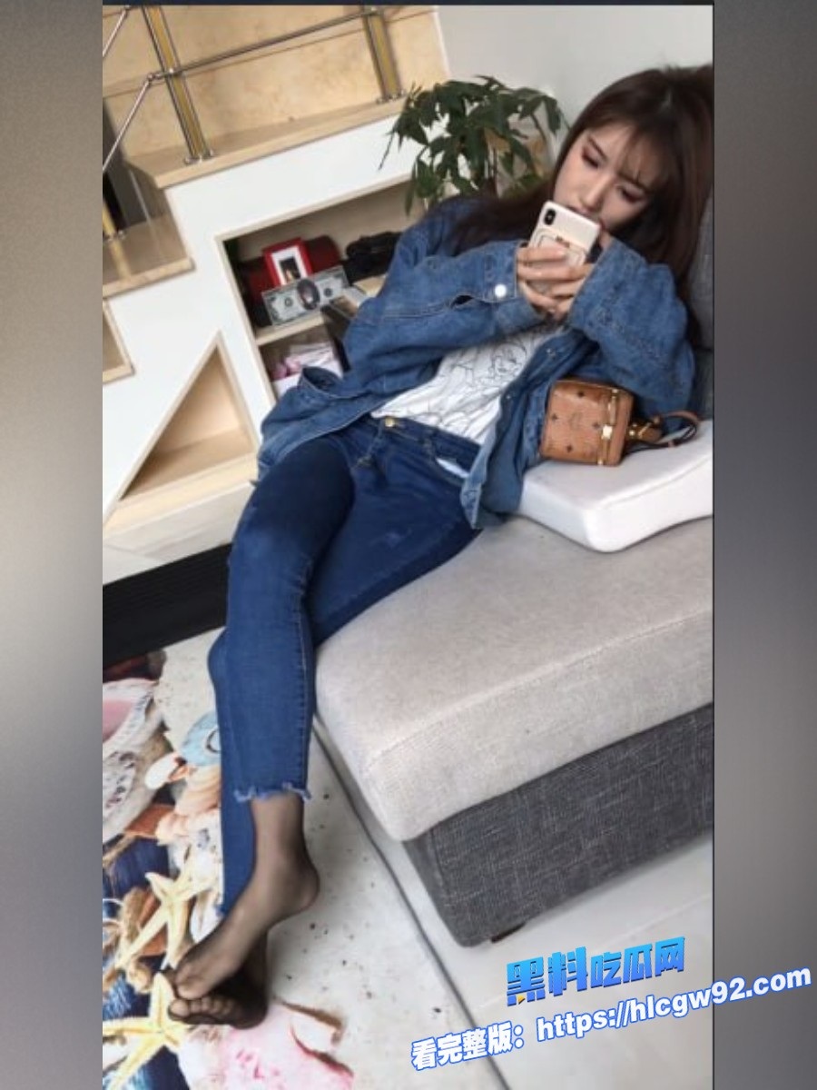 极品大学生李凝被大哥包养视频曝光   4