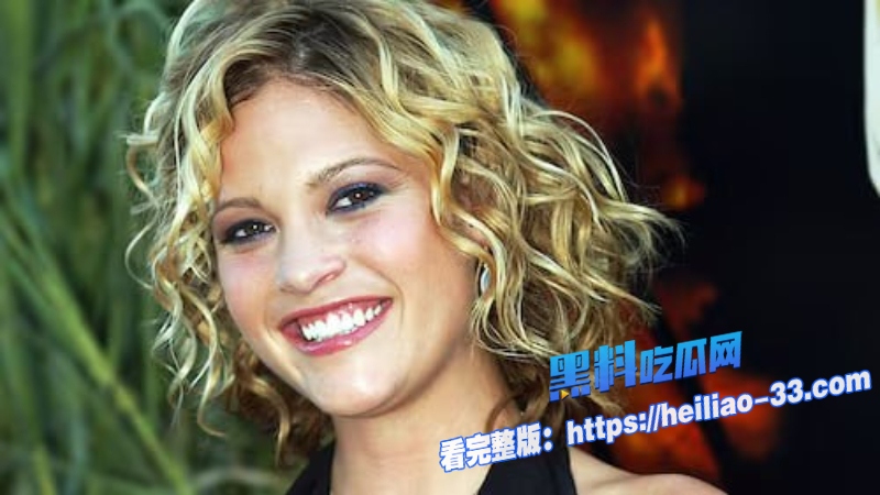 美国女星妮基艾考克斯动物日逼场景火辣曝光性感硬核女警在片中被猛男压床狂干3 美国女星妮基艾考克斯动物日逼场景火辣曝光性感硬核女警在片中被猛男压床狂干3