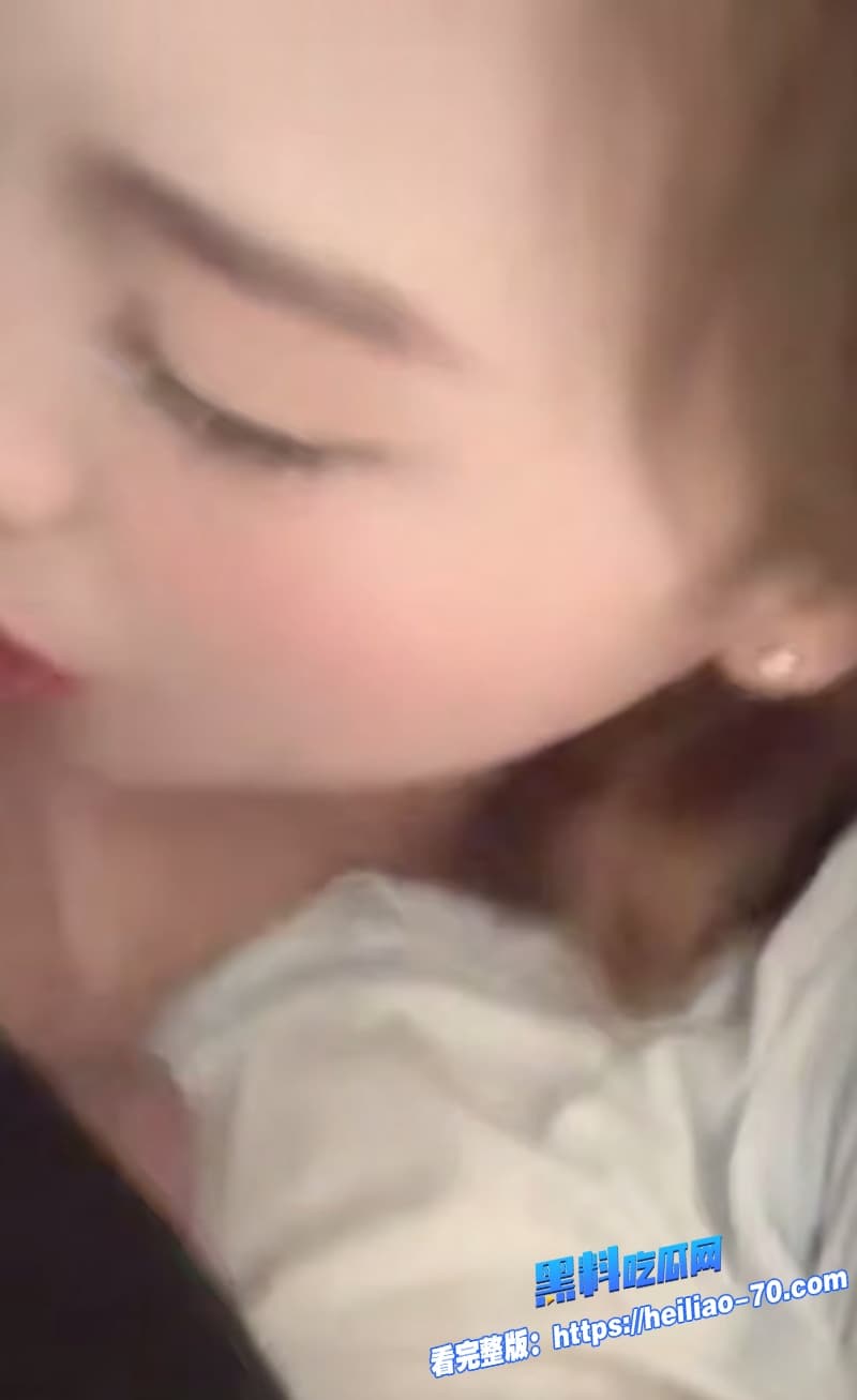 清纯妹妹假装醉倒床上哥哥忍不住上手猛操小穴直接中出射小腹10