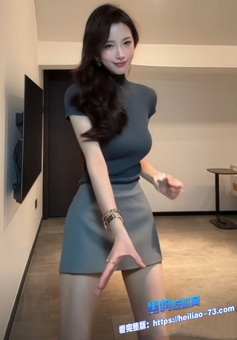 浙江极品黑丝熟女自拍性爱视频流出乖巧少妇黑丝无毛穴被炮友猛干内射2