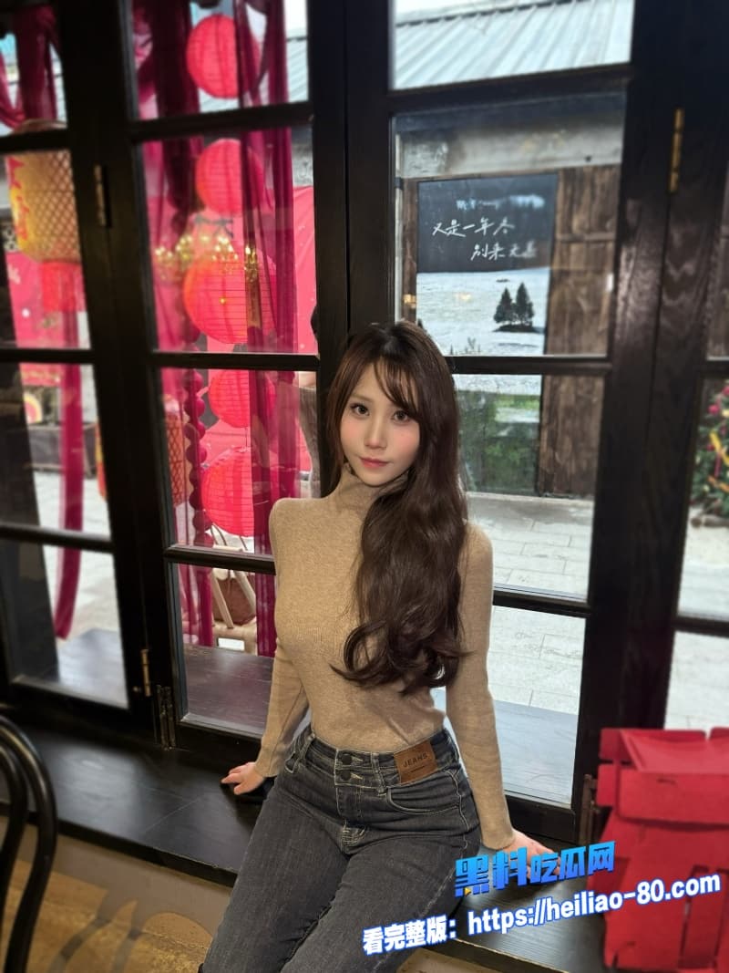 极品嫩妹小远ovo最新作品双飞白丝少萝一线天小穴骑到喷看完绝对上头1