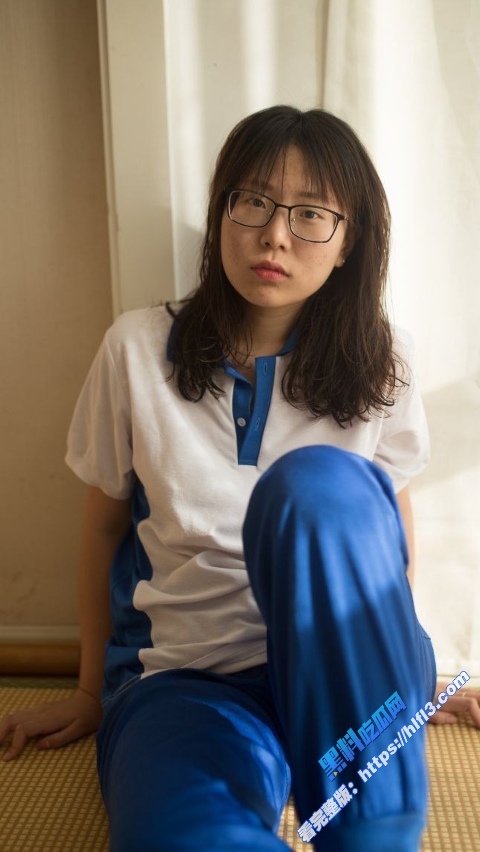 十个眼镜九个骚！眼镜妹 萧媚儿 大尺度性爱私拍流出 后入爆操翘丰臀！2