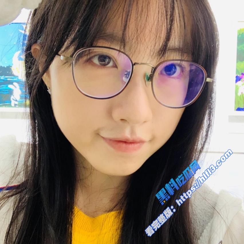 十个眼镜九个骚！眼镜妹 萧媚儿 大尺度性爱私拍流出 后入爆操翘丰臀！3