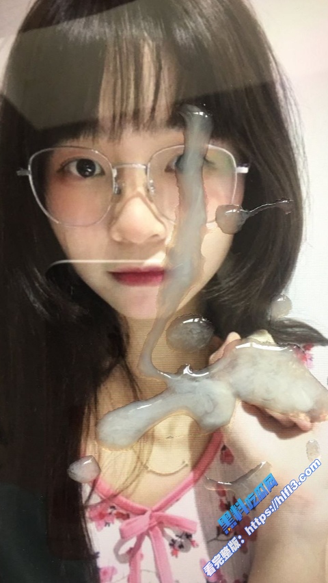 十个眼镜九个骚！眼镜妹 萧媚儿 大尺度性爱私拍流出 后入爆操翘丰臀！6