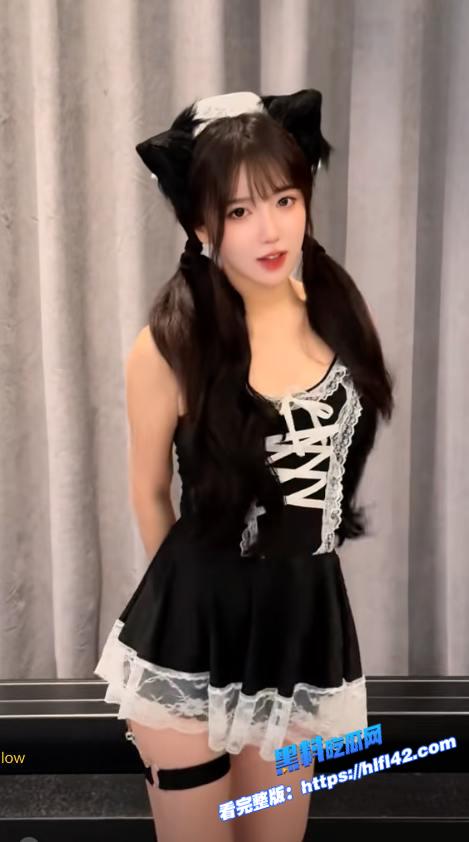 黑料吃瓜网独家曝光抖音千万网红 呆妹儿小霸王酒店开房事件火爆全网三点全露一丝不挂 真带劲1.jpg
