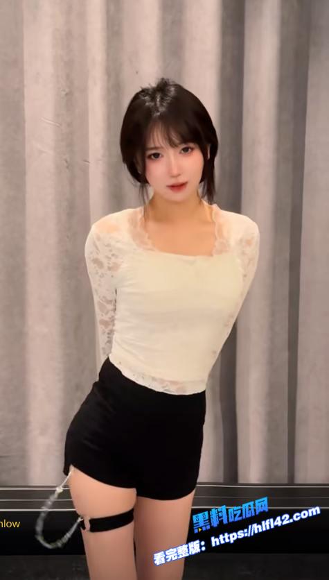 黑料吃瓜网独家曝光抖音千万网红 呆妹儿小霸王酒店开房事件火爆全网三点全露一丝不挂 真带劲8.jpg