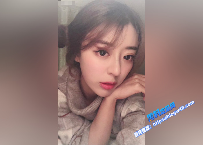 百度云泄密！顶级美少妇 和野男人偷情 被老公发现愤而曝光 含情脉脉的口着情人的肉棒 骚气十足1