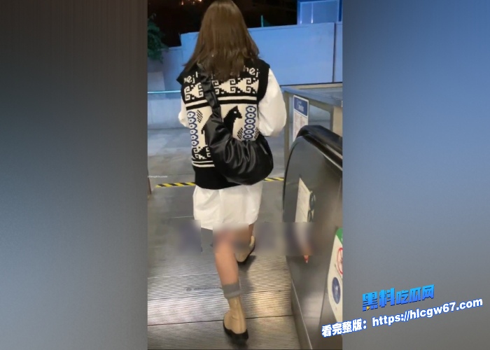 电梯战神无人后继偷拍电梯各种小姐姐裙底合集流出第三弹邪恶手指开启尾随抄底偷窥癖的核弹级福利 图3