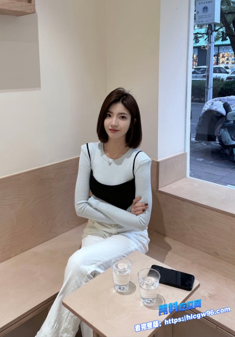 江苏南京极品高颜值少妇被邻居拿下1