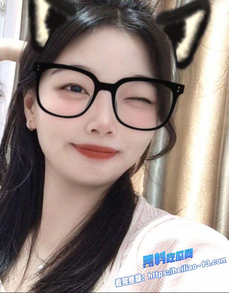 山东青岛大学极品校花龙安琪白天清纯男友眼里乖乖女晚上校外偷偷做外围1