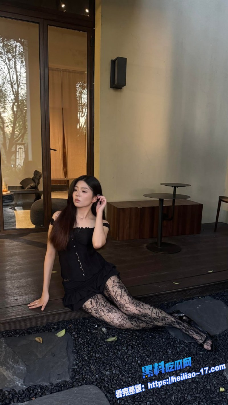 江苏顶级高颜值艺校校花夏秋妍和金主爸爸做爱视频劲爆流出3