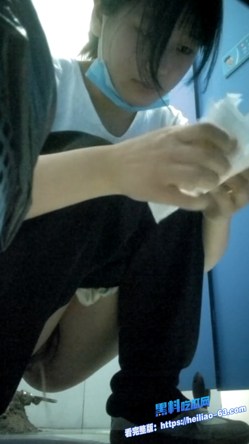 长发短裙美女公共厕所被针孔偷拍尿尿白嫩大屁股全曝光太刺激了7 长发短裙美女公共厕所被针孔偷拍尿尿白嫩大屁股全曝光太刺激了7