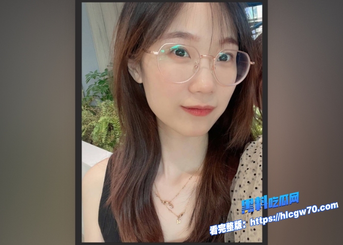 哈尔滨医科大学眼镜妹母狗宦雅昕私生活淫乱口交3P视频曝光流出一个男人还不够两个男人一起操 6