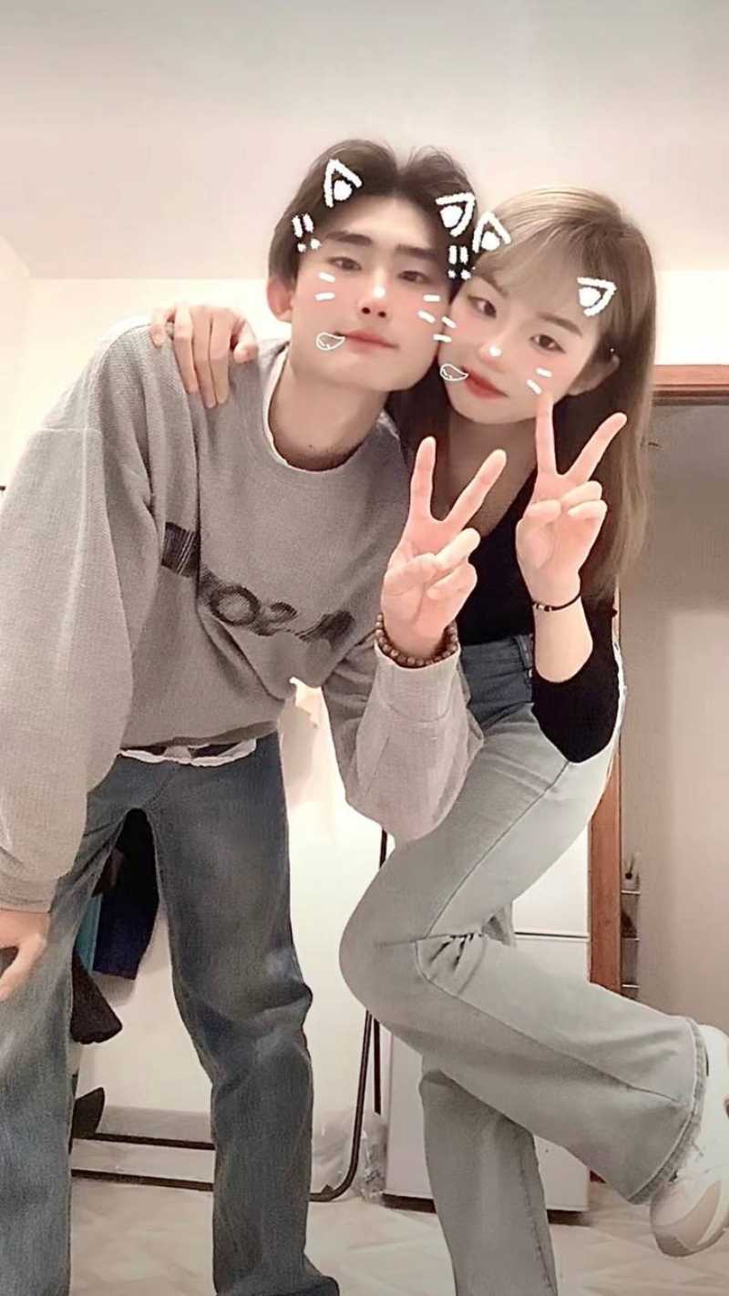 清纯女友对镜自拍3
