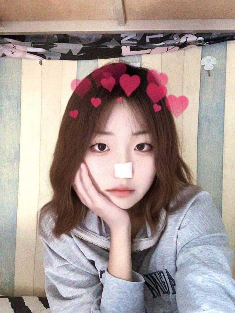 清纯女友对镜自拍5