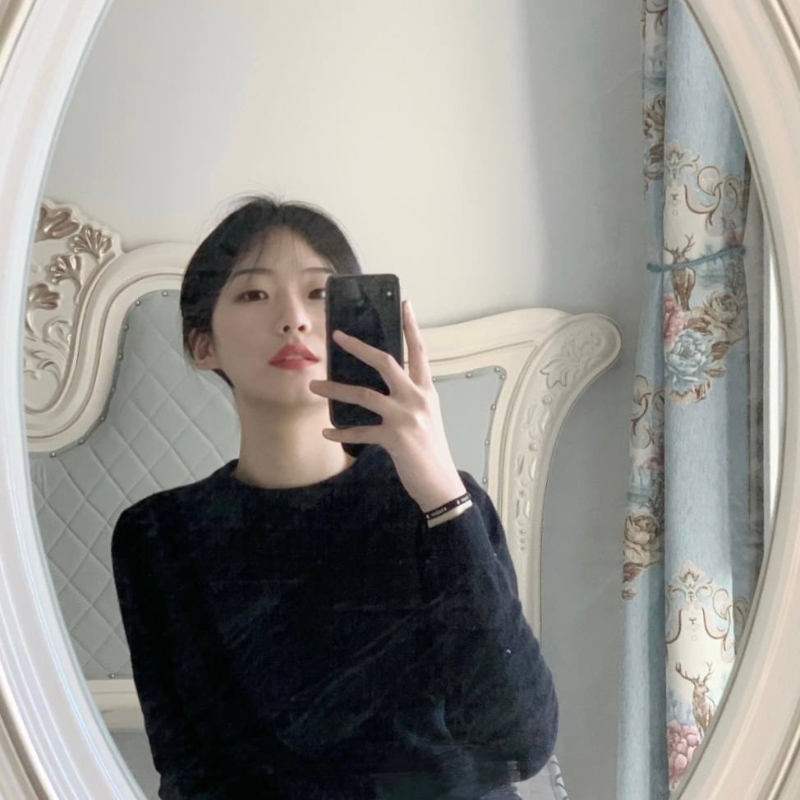 清纯女友对镜自拍7