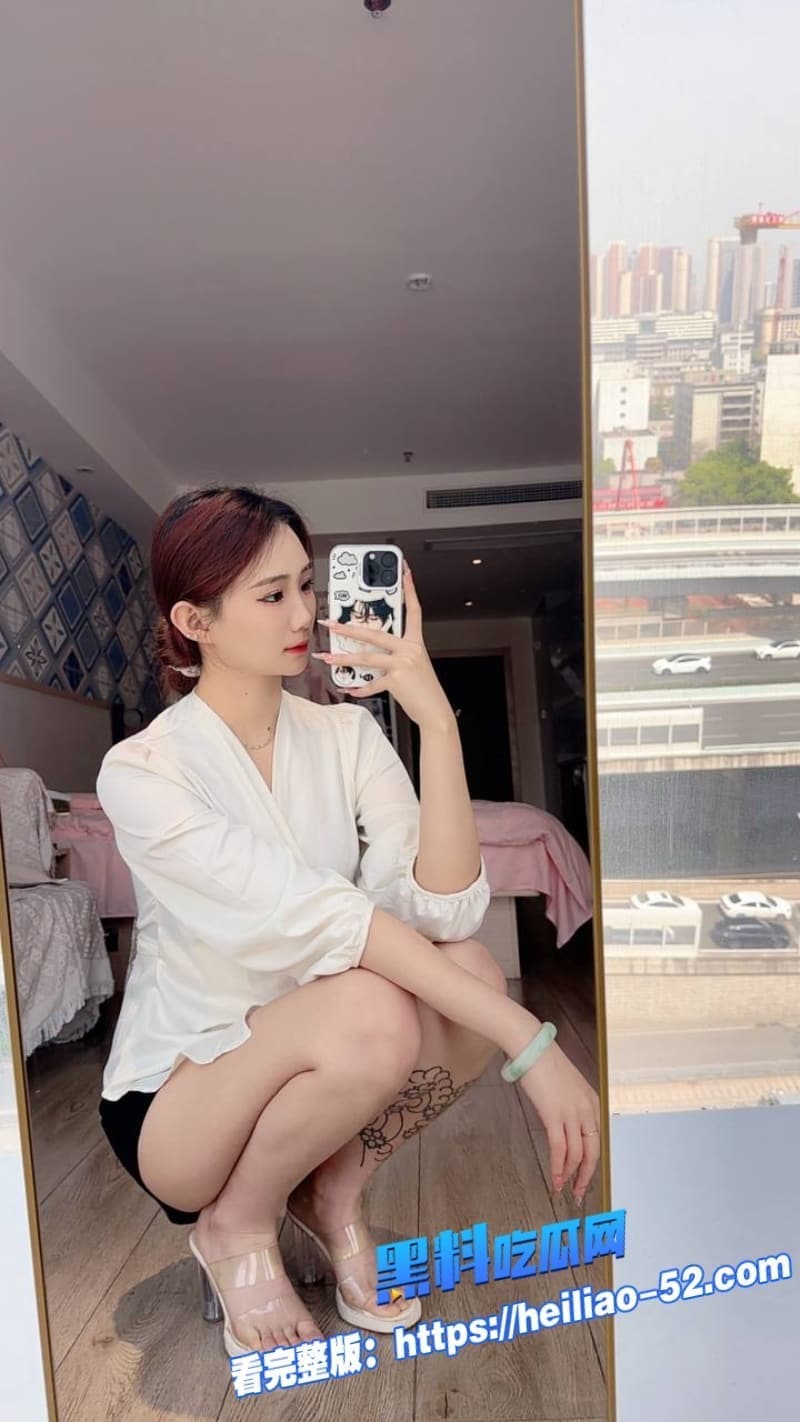 海角父女乱伦父亲给萝莉女儿买新手机诱导女儿口交随后女儿被父亲大屌无情爆操 7 海角父女乱伦父亲给萝莉女儿买新手机诱导女儿口交随后女儿被父亲大屌无情爆操 7