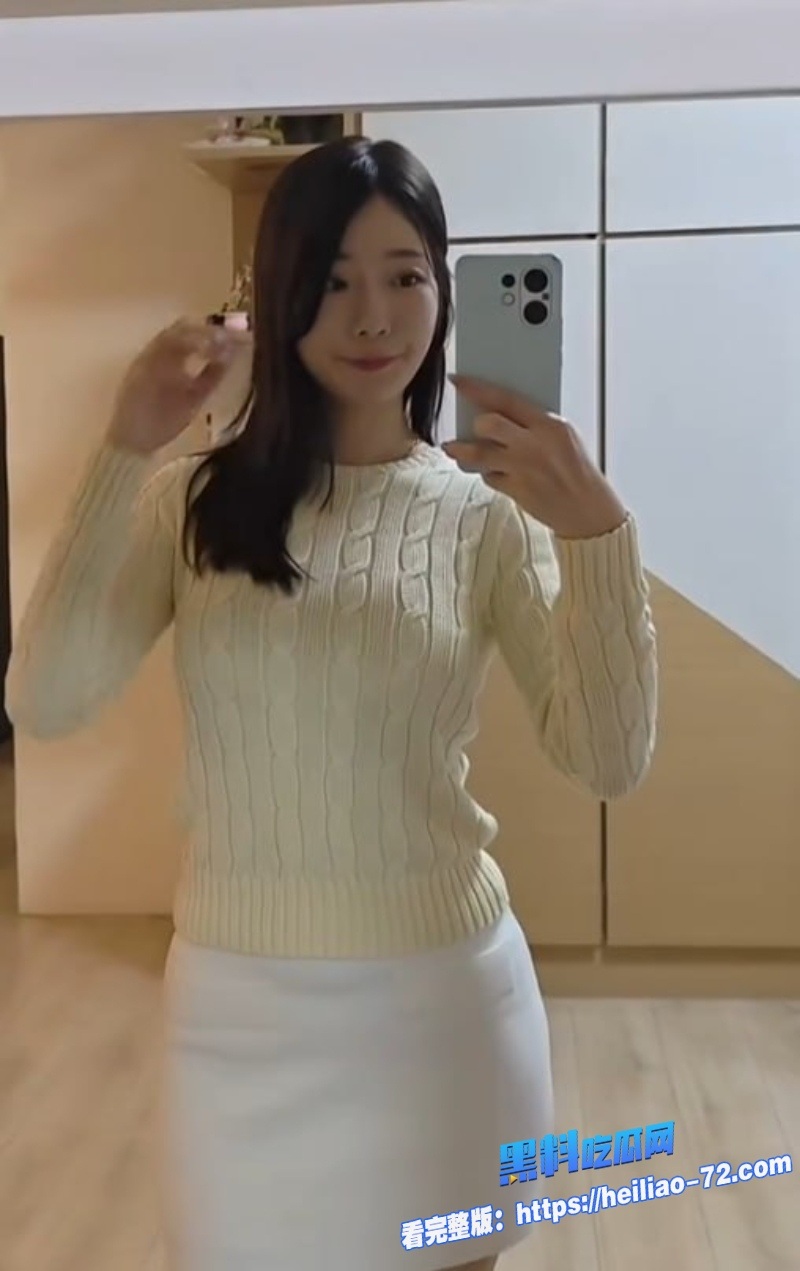 台湾美臀女神Ellie欲火难耐在Tinder上约炮丝袜翘臀被猛干超爽3 台湾美臀女神Ellie欲火难耐在Tinder上约炮丝袜翘臀被猛干超爽3