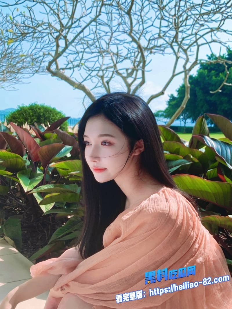海角兄妹乱伦哥哥忍不住把闷骚妹妹按在摇摇椅上狂操全程视觉冲击感超强2 海角兄妹乱伦哥哥忍不住把闷骚妹妹按在摇摇椅上狂操全程视觉冲击感超强2
