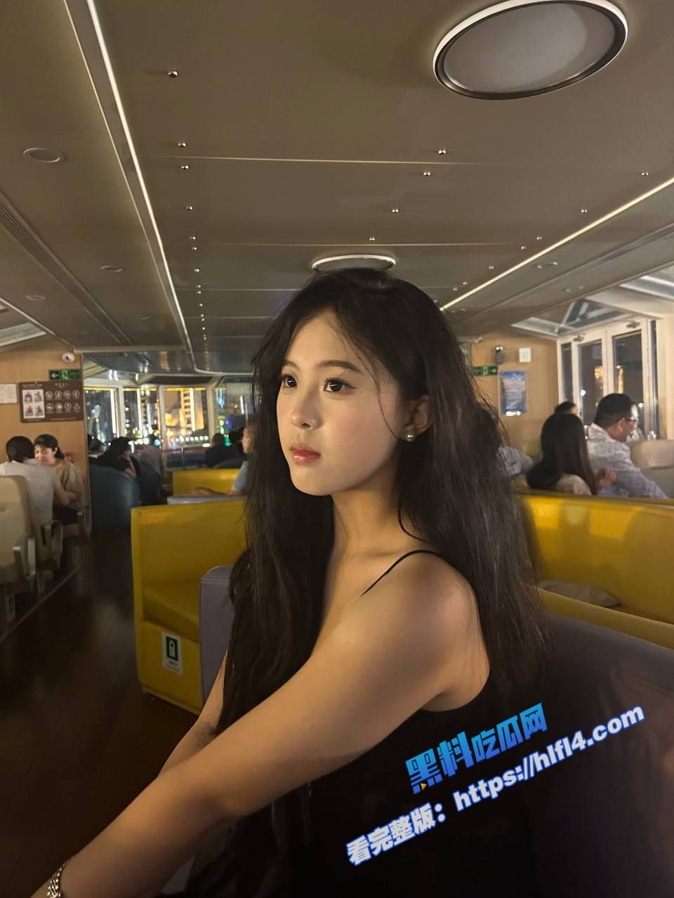 傻白甜谁不爱？研究生女朋友 长相偏御姐 穿上红黑开档丝袜 被中出内射的样子太诱人了！ 图5