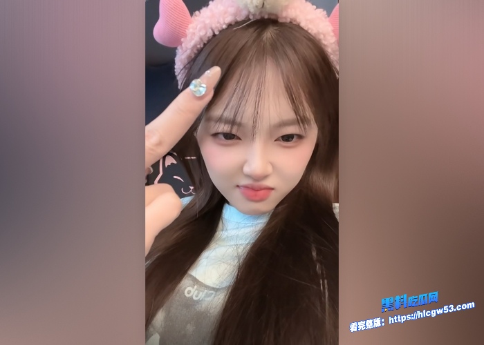 抖音30w网红阿月大王，足调素人处男视频流出，白皙玉足粉嫩诱人图4.jpg