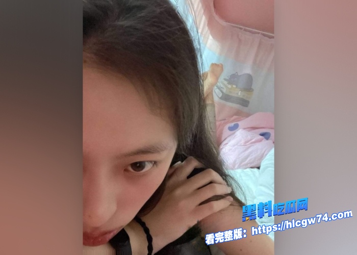 南京师范大学校花孟钰涵富二代玩腻后被曝光性爱视频娇嫩身躯被大鸡巴无套爆操高高在上的女神此刻宛如母狗般跪地呻吟 图4