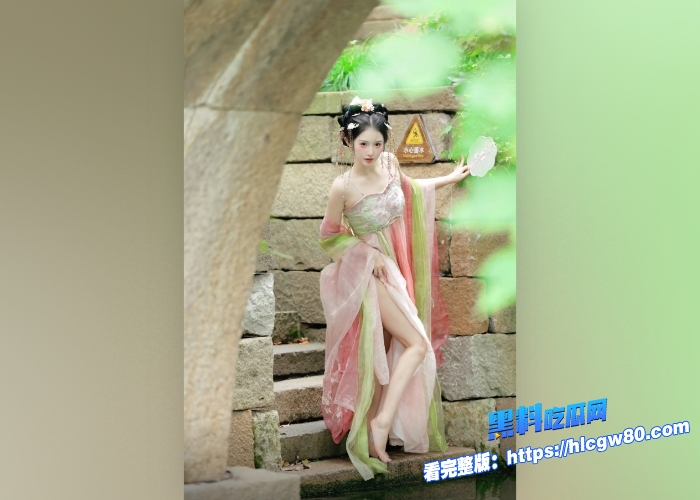 海角社区精品喜欢穿汉服的气质婶婶有强烈的M属性受虐倾向每天享受亲侄子的肉棒调教1 海角社区精品喜欢穿汉服的气质婶婶有强烈的M属性受虐倾向每天享受亲侄子的肉棒调教1