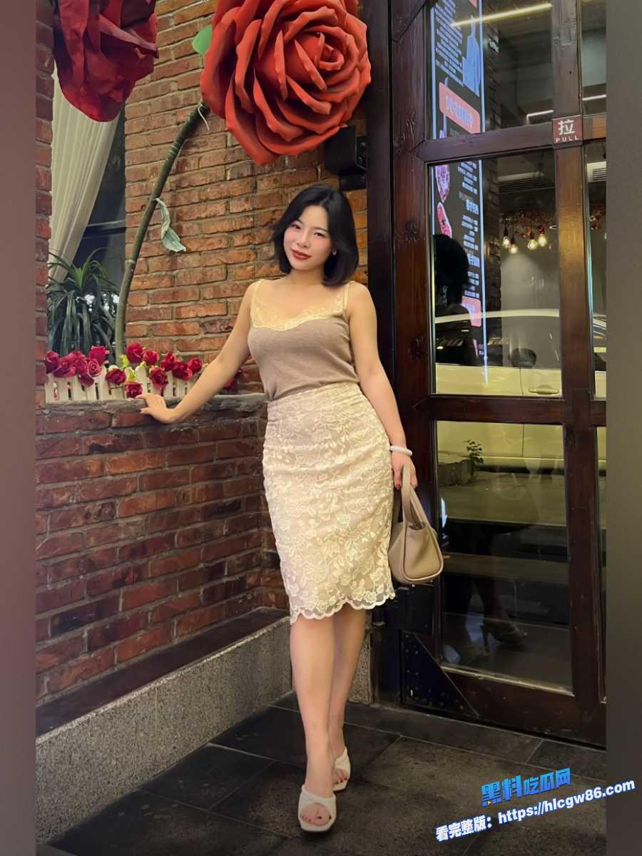 极品女网红芳姨大尺度付费视频流出 4 极品女网红芳姨大尺度付费视频流出 4