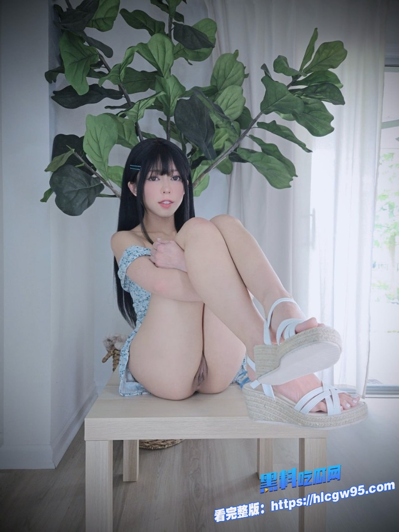 福利姬Kittyxkum绯红小猫 11